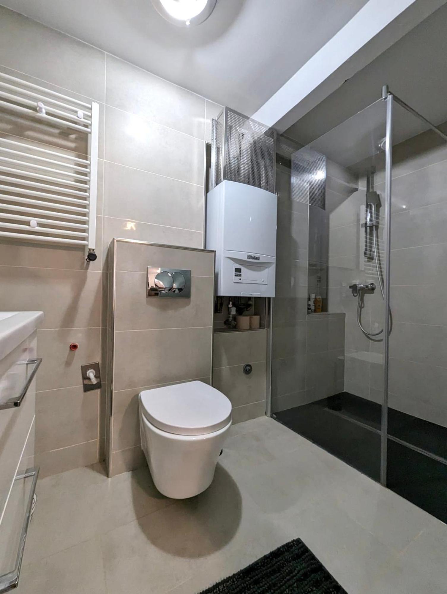 Fantabulous Downtown Abode W King Bed, 65" Tv, Washer And Tumble Dryer Zagreb Ngoại thất bức ảnh